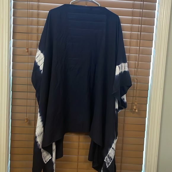 Top - Picture 3 of 5